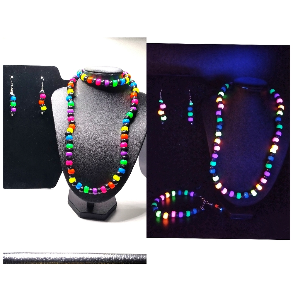 GLOW NECKLACE